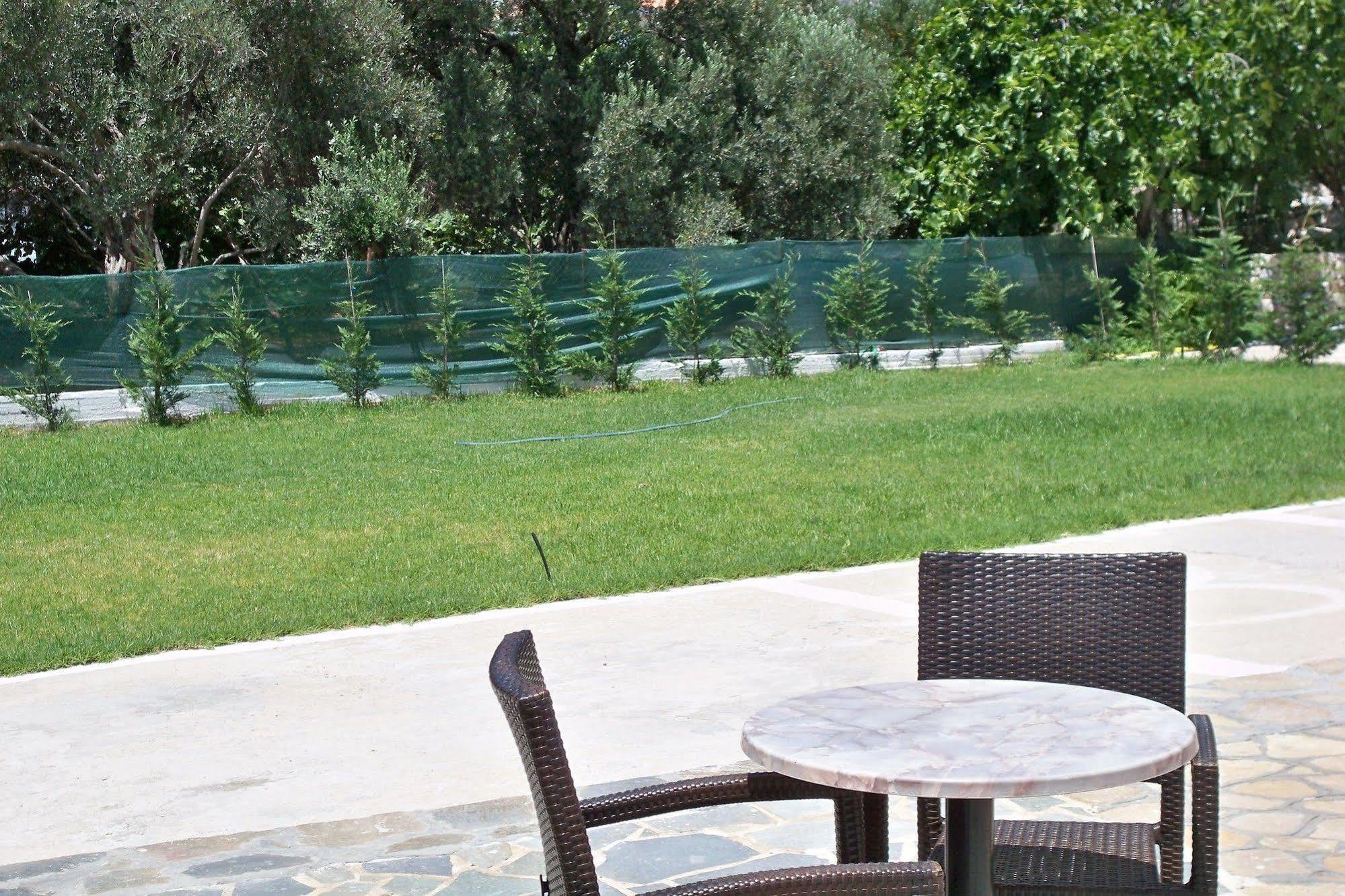Aphrodite Samos Suites Marathókampos Eksteriør bilde